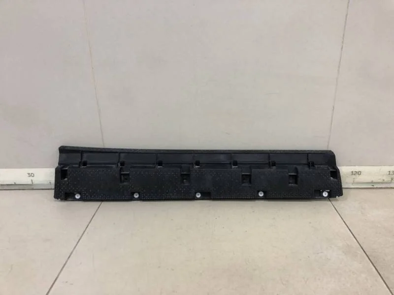 Накладка двери задней левой Renault Arkana 2018>