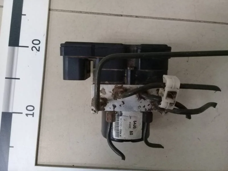 Блок ABS (насос) Suzuki Grand Vitara 2005-2015