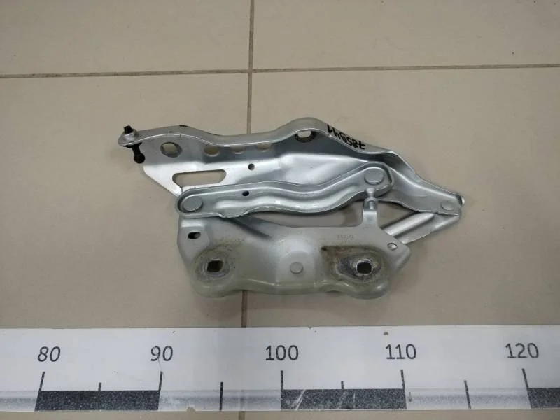 Петля капота правая Skoda Kodiaq 2016>