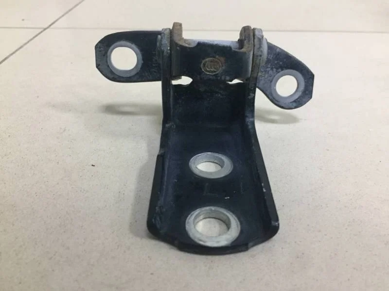 Петля двери задней левой нижняя Toyota Corolla E150 2006-2013