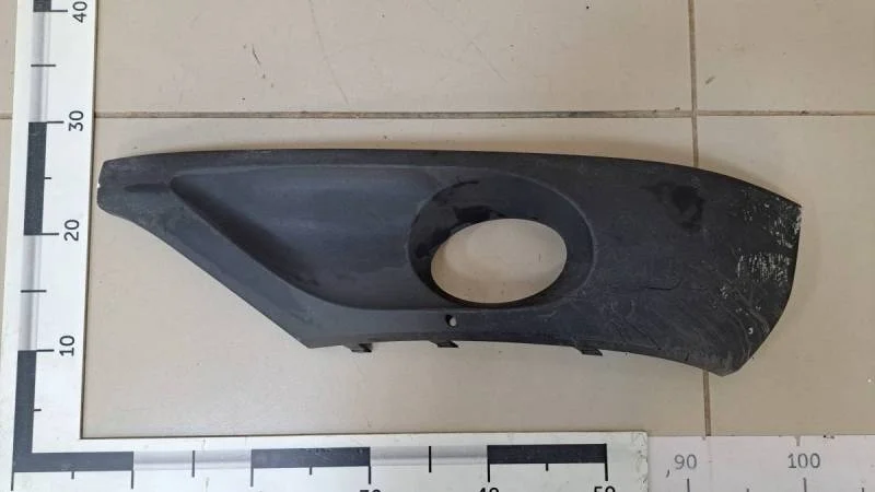 Решетка в бампер левая Volkswagen Touareg (7P) 2010>