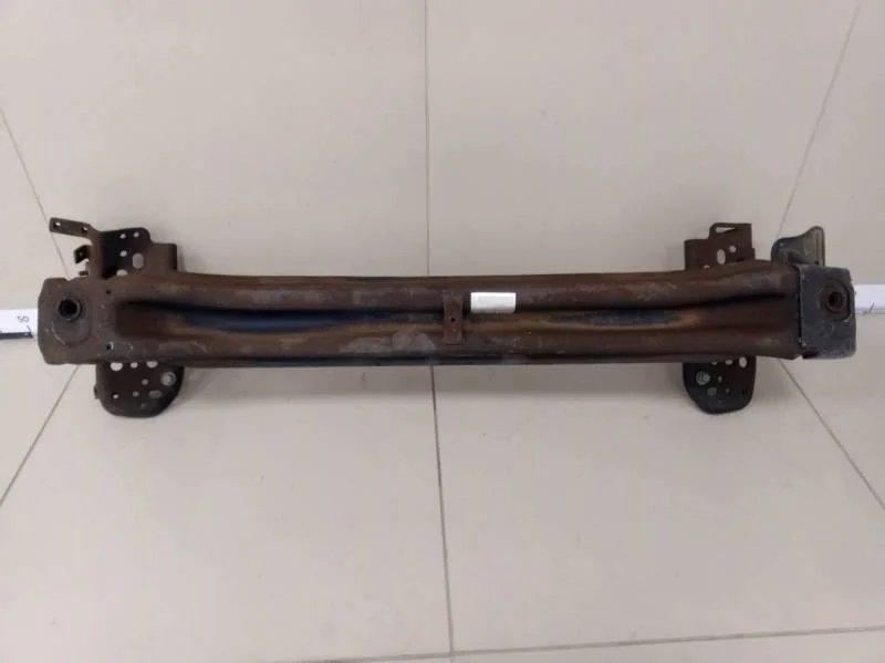 Усилитель переднего бампера Volkswagen Touareg (7P) 2010>