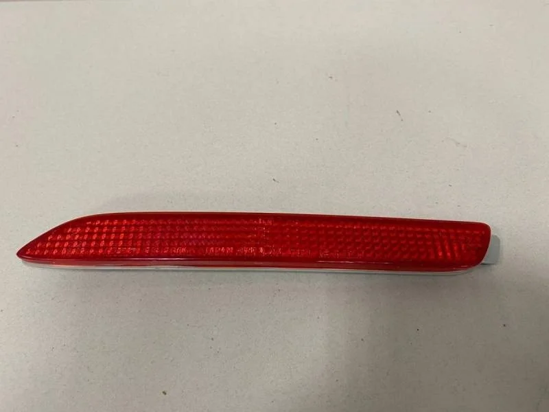 Отражатель в бампер задний левый Toyota Camry (V50) 2011-2017