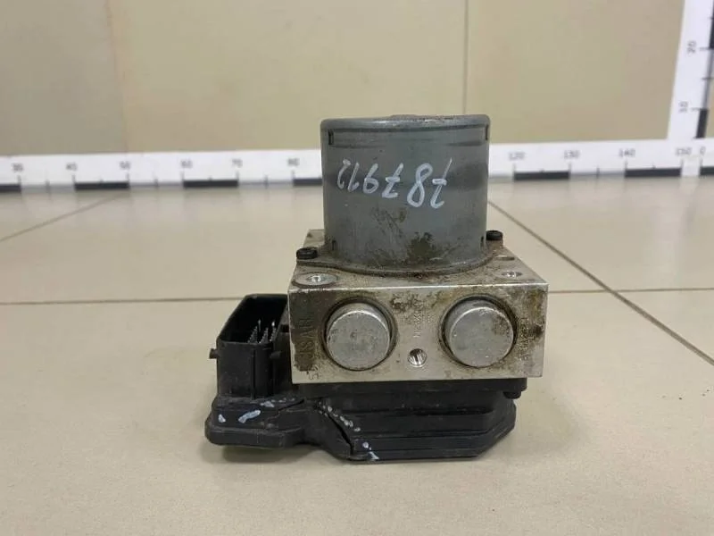 Блок ABS (насос) Kia Sorento (XM) 2009>