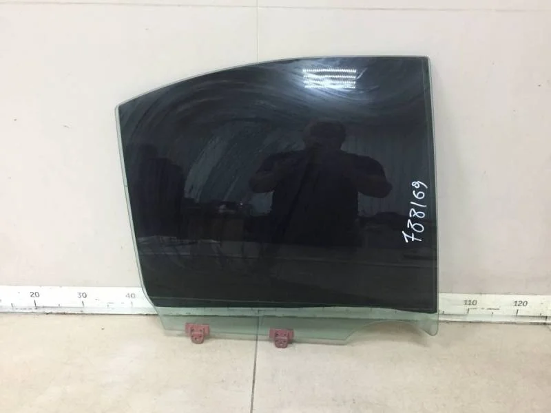 Стекло двери задней правой Nissan Almera (N16) 2000-2006
