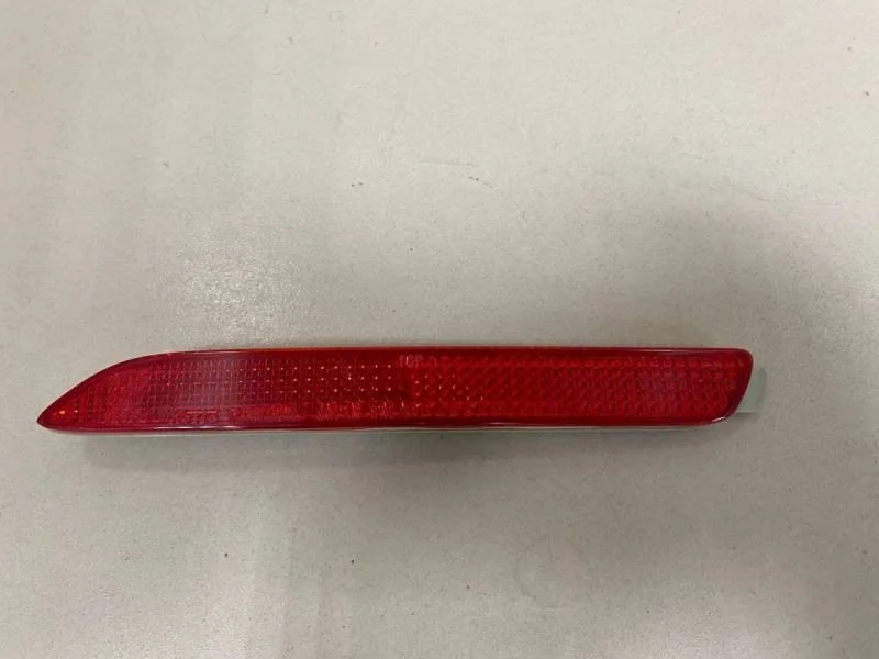 Отражатель в бампер задний левый Toyota Camry (V50) 2011-2017