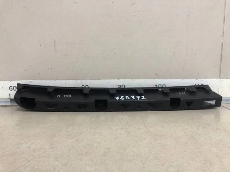 Направляющая заднего бампера левая Skoda Fabia (5J) 2007-2014