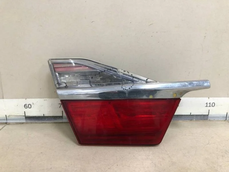 Фонарь задний внутренний левый Toyota Camry (V50) 2011-2017
