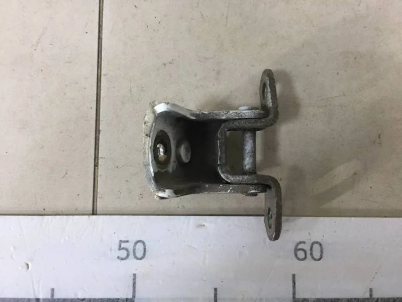 Петля двери задней левой верхняя Nissan Almera (N16) 2000-2006