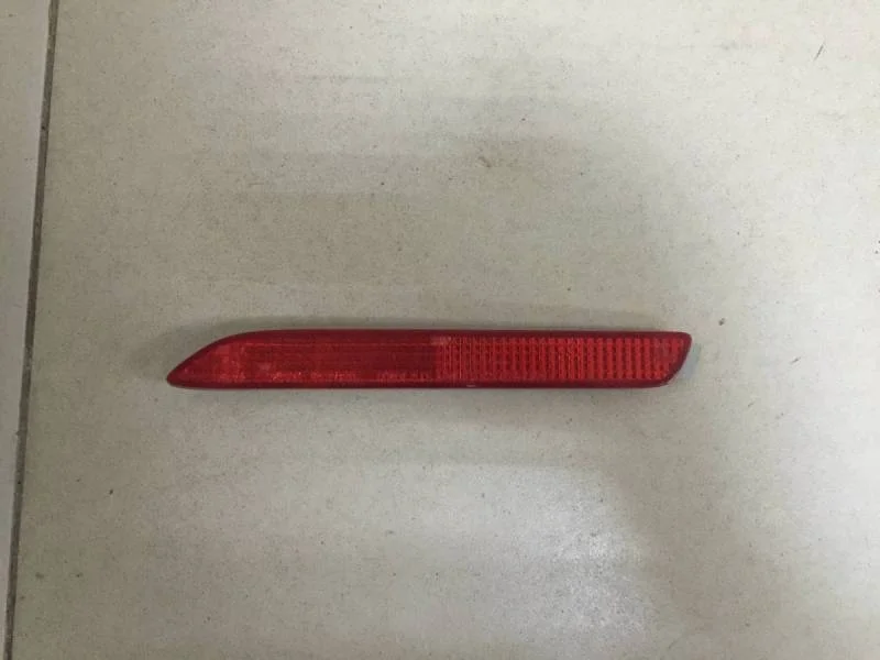 Отражатель в бампер задний левый Toyota Camry (V50) 2011-2017