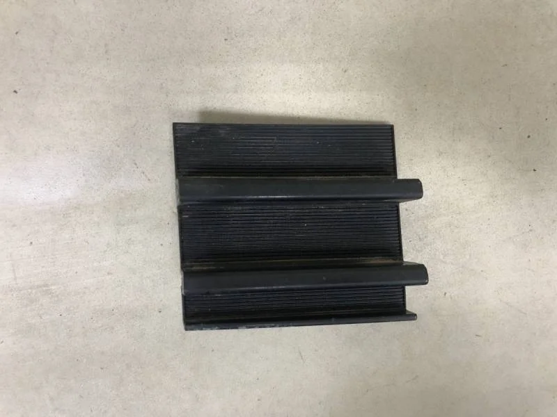 Заглушка буксировочного крюка Toyota Camry (V50) 2011-2017