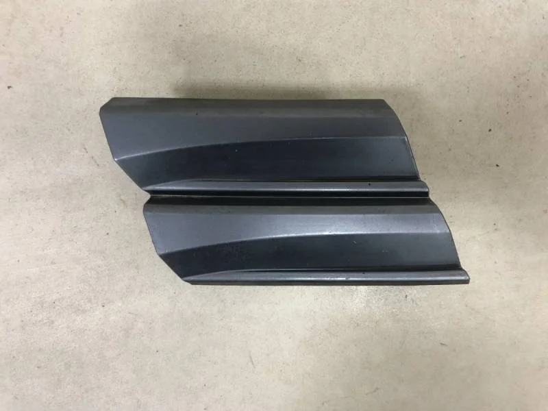 Заглушка буксировочного крюка Toyota Camry (XV70) 2017>