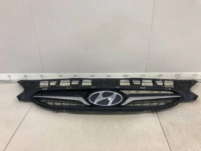 Решетка радиатора Hyundai Solaris 2010-2017
