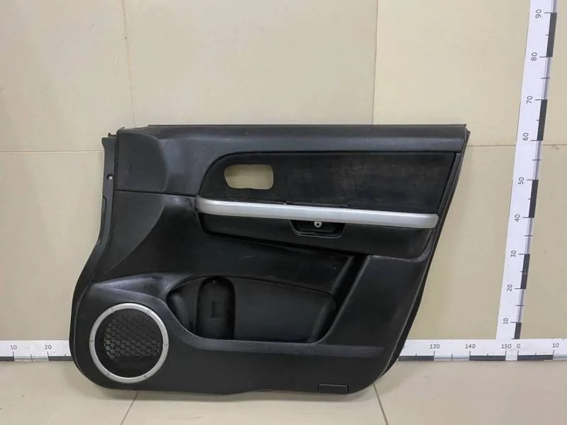 Обшивка двери передней правой Suzuki Grand Vitara 2005-2015