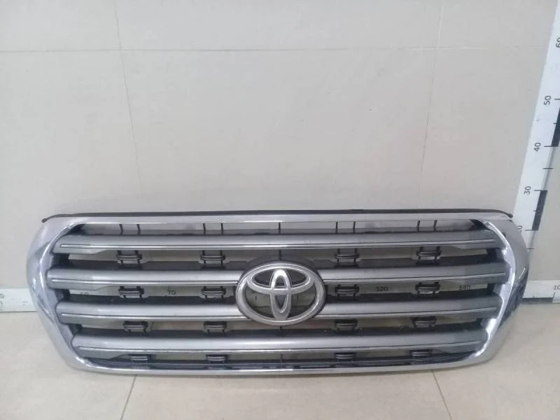 Решетка радиатора Toyota Land Cruiser (J200) 2007-2015