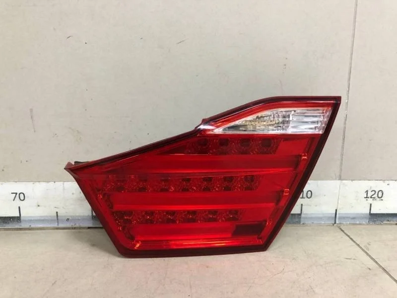 Фонарь задний внутренний правый Toyota Camry (V50) 2011-2017
