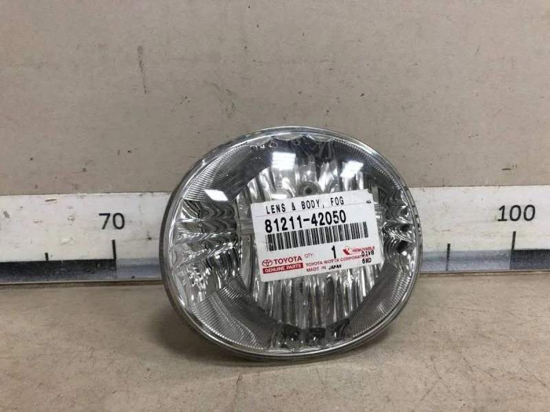 Фара противотуманная правая Toyota Land Cruiser (J70) 1984-2007