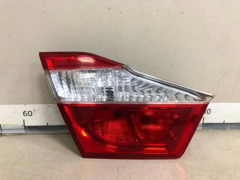 Фонарь задний внутренний левый Toyota Camry (V50) 2011-2017