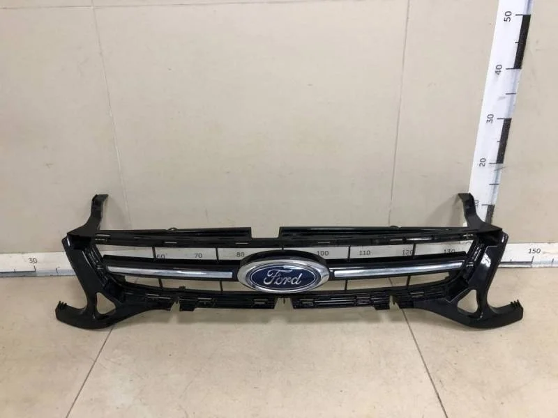 Решетка радиатора Ford Mondeo 4 2007-2015