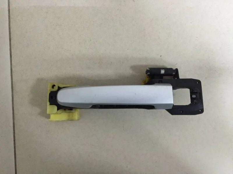 Ручка двери передней наружная левая Toyota Yaris (P90) 2005-2011