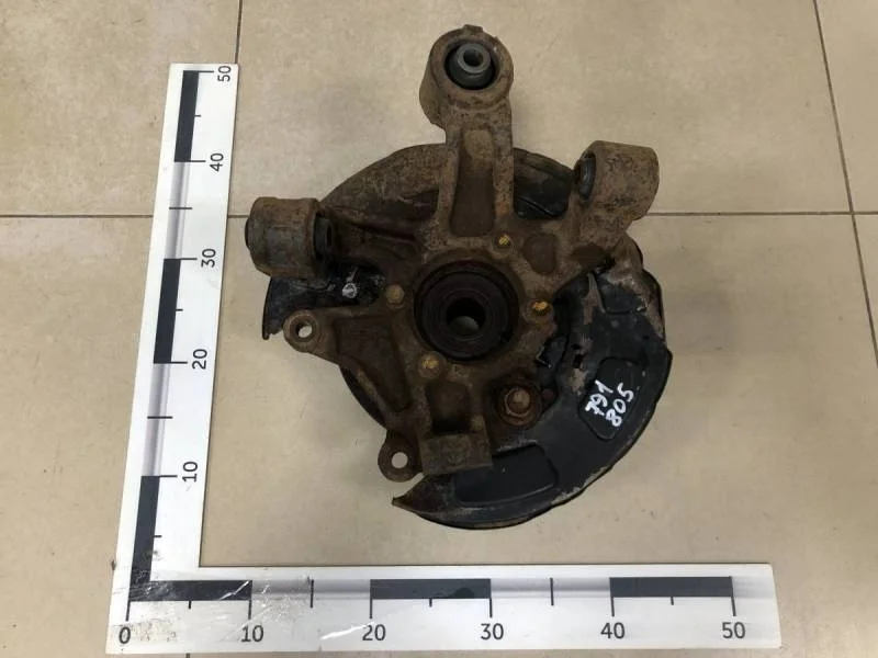 Кулак поворотный задний левый Suzuki Grand Vitara 2005-2015