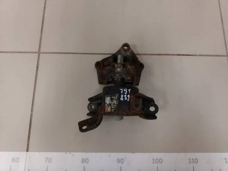 Опора КПП левая Hyundai Solaris 2010-2017