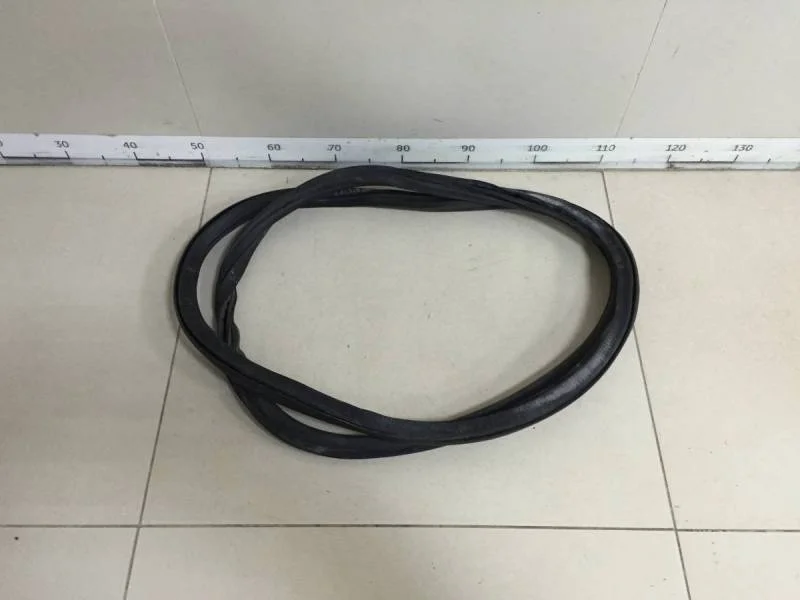 Уплотнитель проема двери задней левой Volkswagen Polo (Sed RUS) 2011>