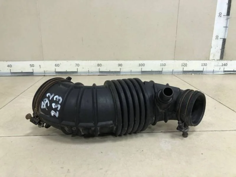 Патрубок воздушного фильтра Kia Sorento (XM) 2009>