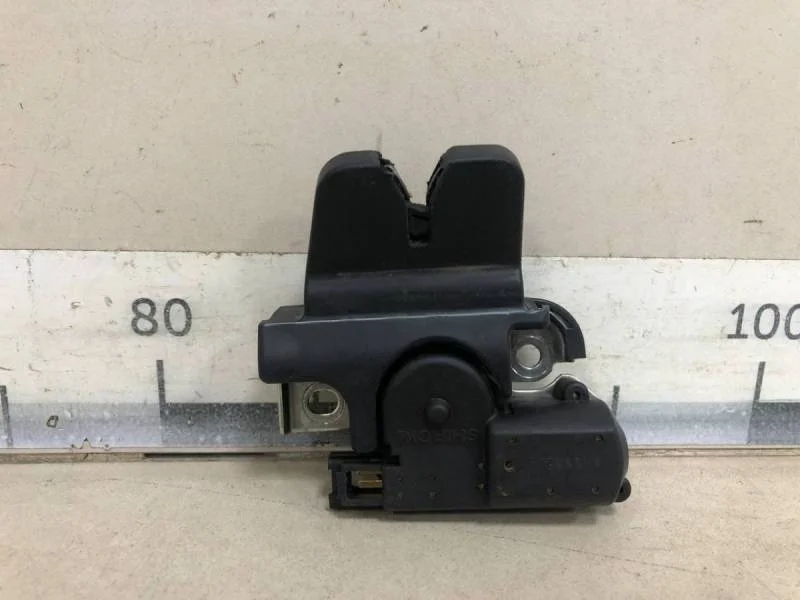 Замок багажника Toyota Camry (XV30) 2001-2006