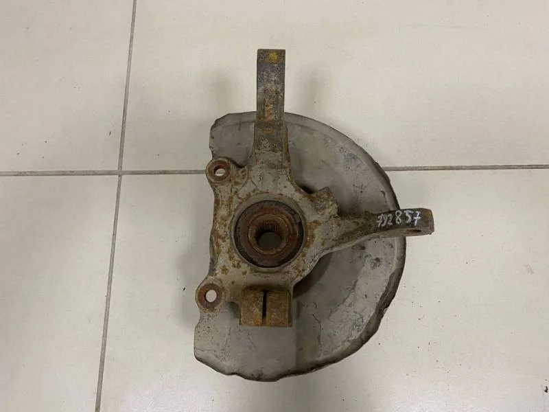 Кулак поворотный передний правый Mitsubishi Outlander (GF) 2012>