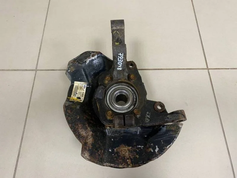 Кулак поворотный передний правый Kia Sorento (XM) 2009>