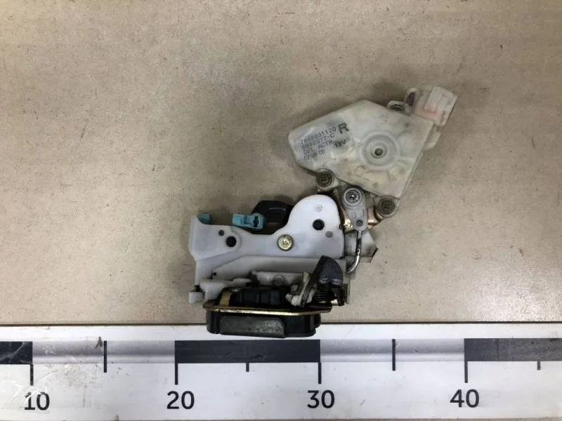 Замок двери задней правой Nissan Almera Classic (B10) 2006-2013