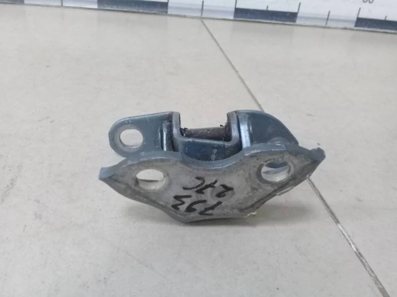 Петля двери задней правой верхняя Toyota Camry (V40) 2006-2011