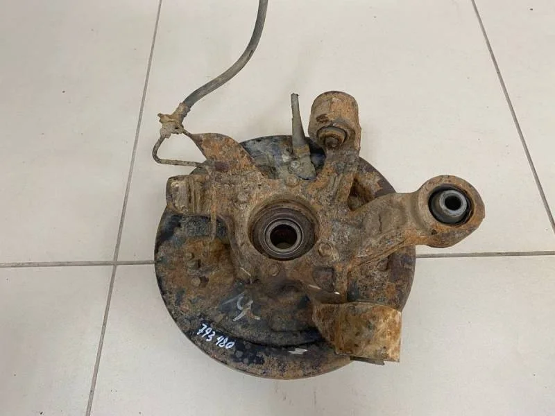 Кулак поворотный задний левый Suzuki Grand Vitara 2005-2015