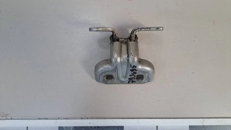 Петля двери задней левой верхняя Chevrolet Cruze (J300) 2009-2016