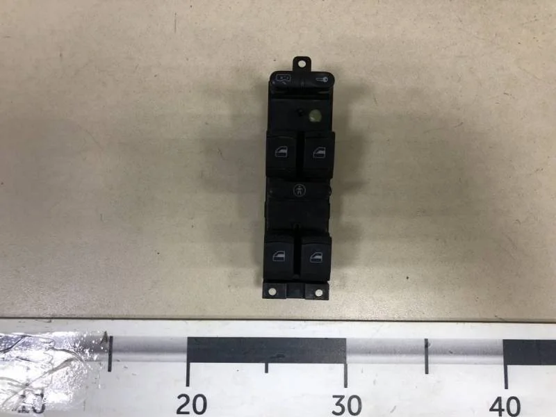 Блок управления стеклоподъемниками Skoda Superb 2002-2008