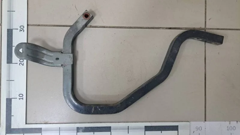 Петля крышки багажника Renault Logan (1) 2005-2014