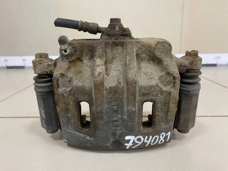 Суппорт передний правый Kia Sorento (BL, JC) 2002-2009