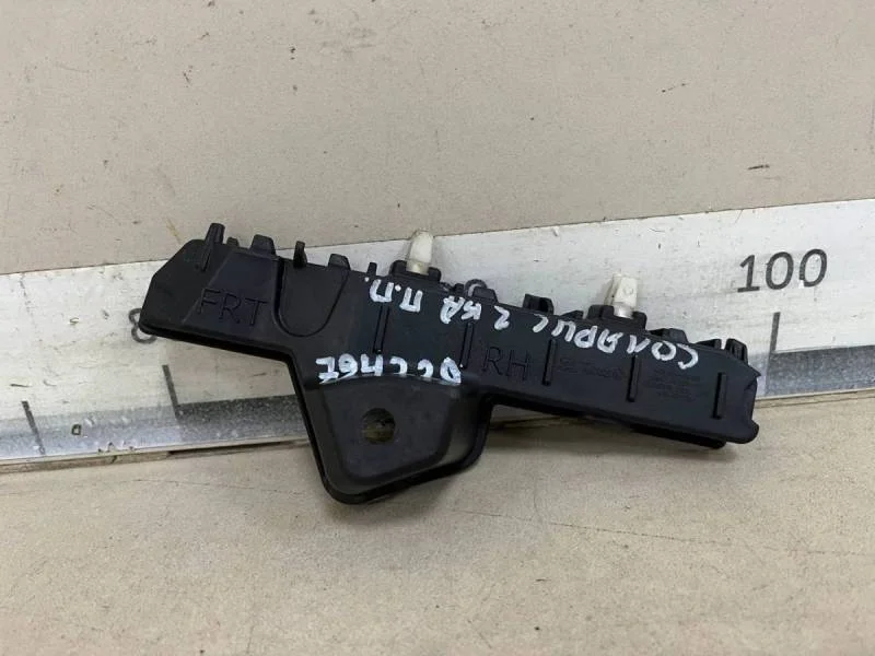 Кронштейн переднего бампера правый Hyundai Solaris 2017>