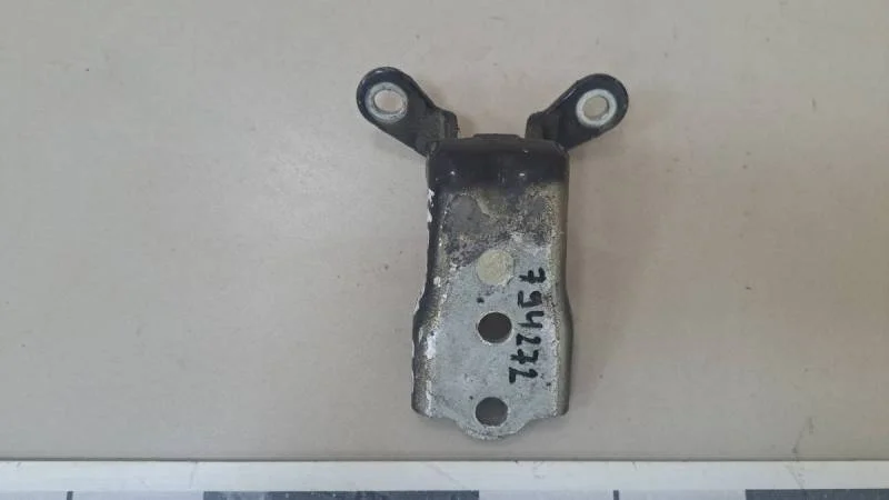 Петля двери Chevrolet Captiva (C100) 2006-2011