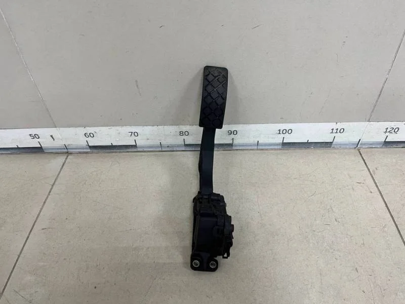 Педаль газа Volkswagen Polo (Sed RUS) 2011>