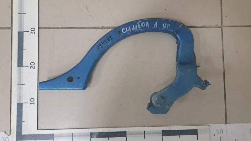 Петля крышки багажника Renault Symbol (1) 2001-2008