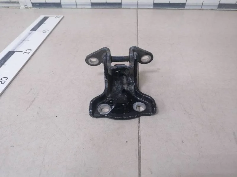 Петля двери задней правой верхняя Chevrolet Captiva (C100) 2006-2011