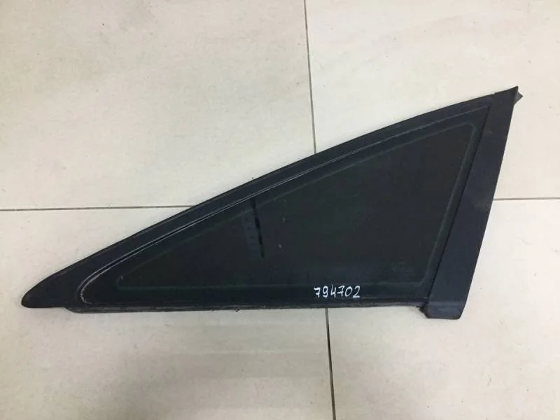 Стекло кузовное глухое правое Audi A6 (C6) 2005-2011