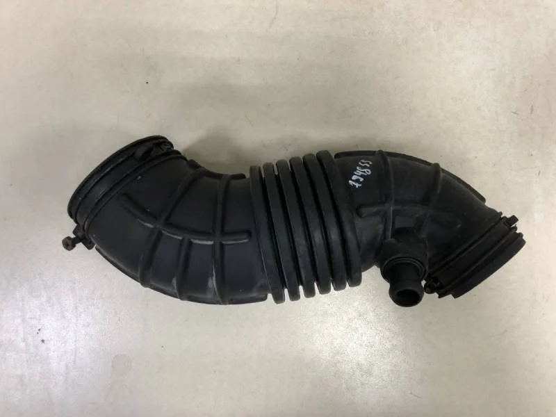 Патрубок воздушного фильтра Kia Sorento (XM) 2009>