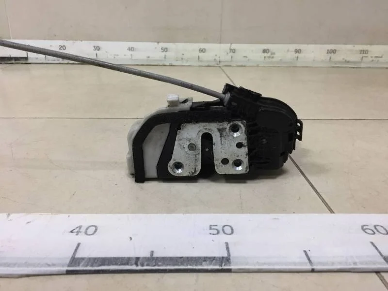 Замок двери задней правой Kia Sorento (XM) 2009>