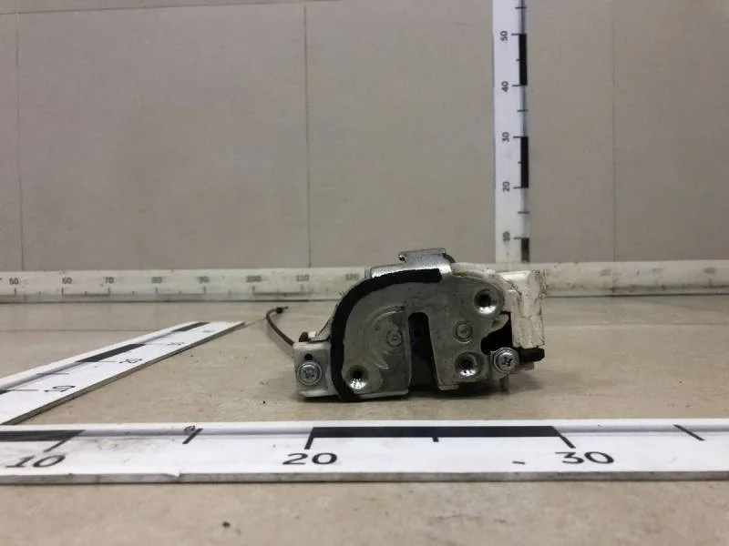 Замок двери задней правой Mitsubishi Outlander XL (CW) 2006-2012