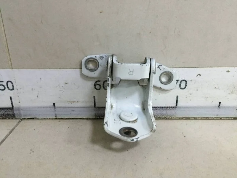 Петля двери задней правой верхняя Mazda Mazda 3 (BL) 2009-2013