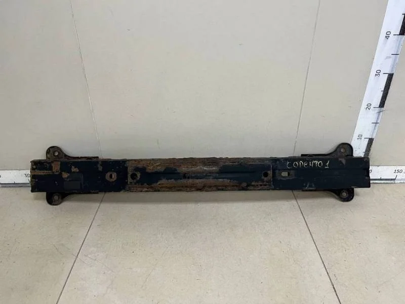 Усилитель переднего бампера Kia Sorento (BL, JC) 2002-2009