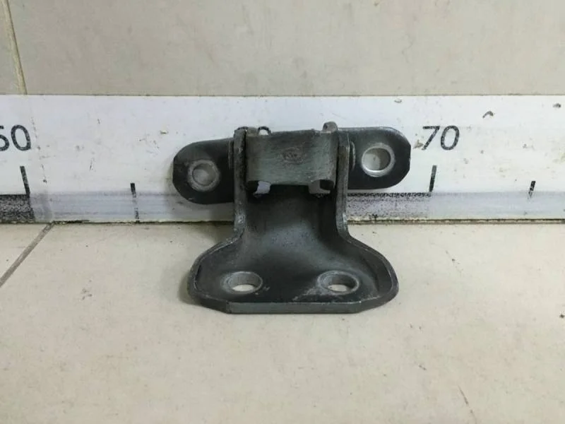Петля двери передней правой нижняя Toyota Rav 4 (A30) 2006-2013